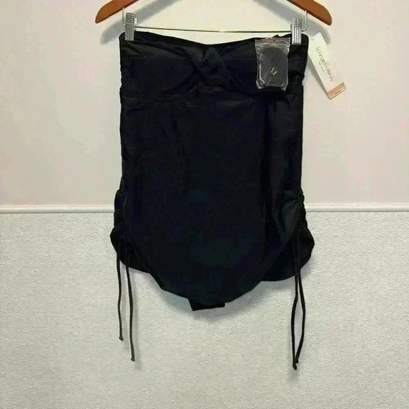 NWT! Liz Lange Maternity Black Swimsuit for Woman Size S - Picture 3 of 10